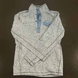 Men’s sweater with button collar